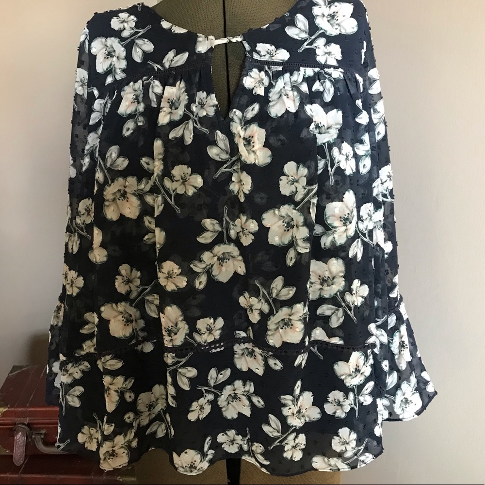 Flowery bell sleeved keyhole blouse